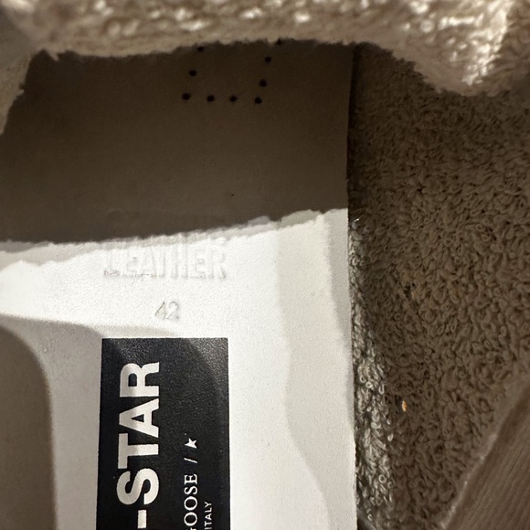 Golden goose sneakers. Worn once size 42. Like brand new - Picture 4 of 8